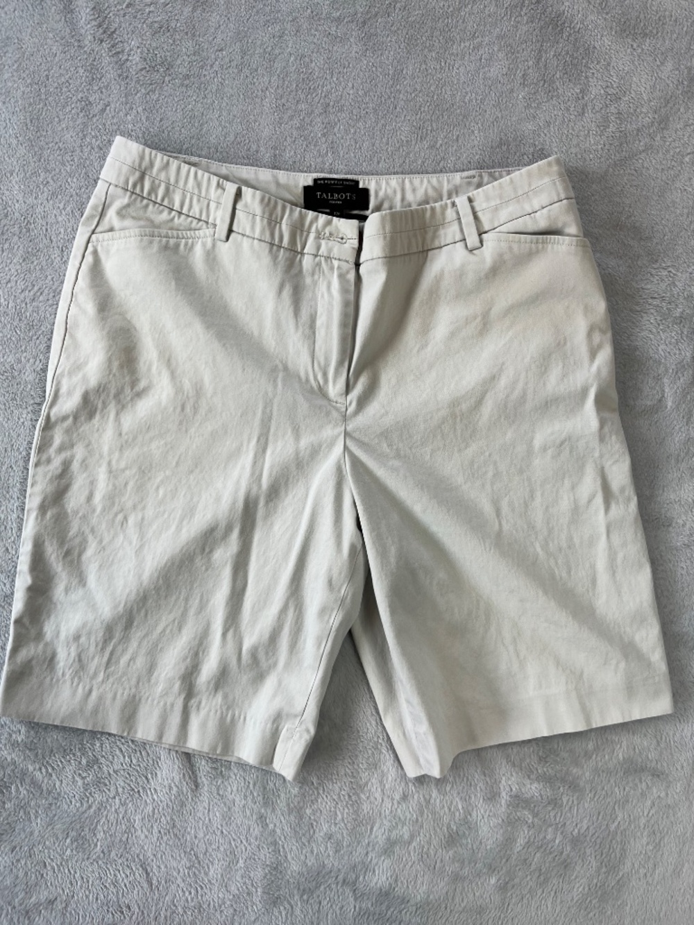 Women's Bermuda Talbots Perfect Short sz 12P Khaki Weekendwear Coastal Walking
